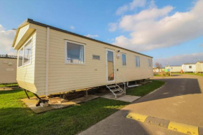 Superb 8 Berth Caravan At California Cliffs, Near Scratby Beach Ref 50006G